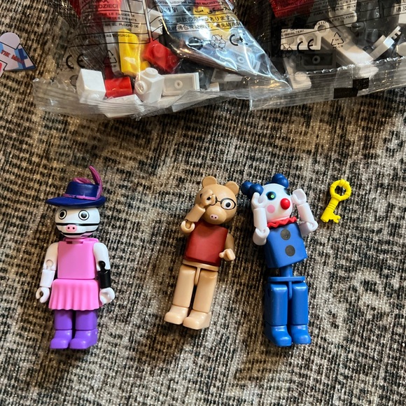 Piggy Carnival 🎡 Buildable Set with Characters - Picture 2 of 3